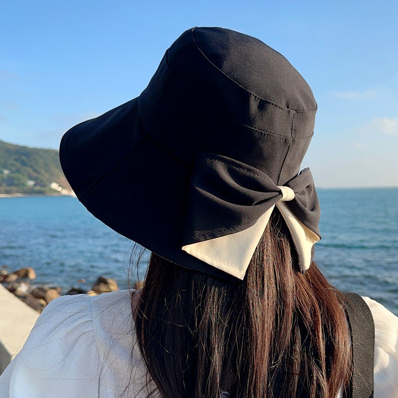 👒✨ Ženski sončni klobuk z pentljo in širokimi krajci - zložljiv, 360° zaščita 🎀